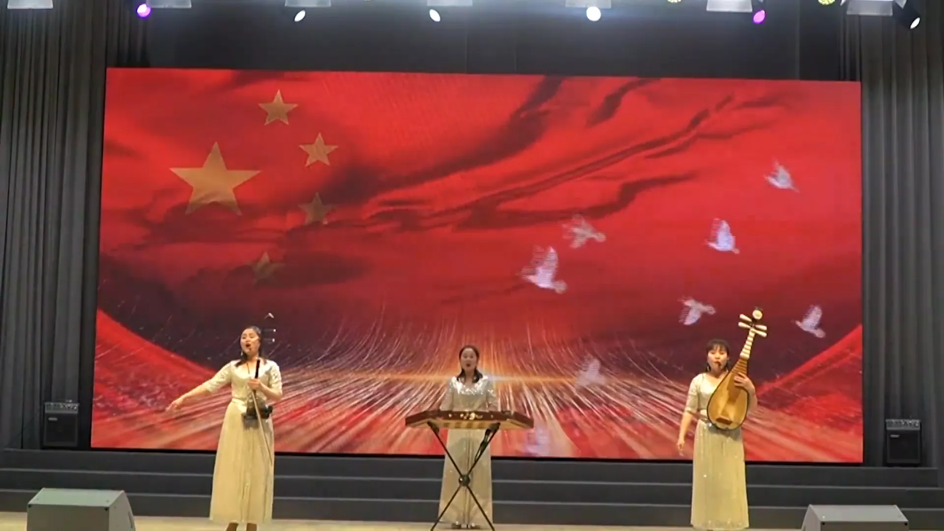 女子新民乐《我的祖国》_x264